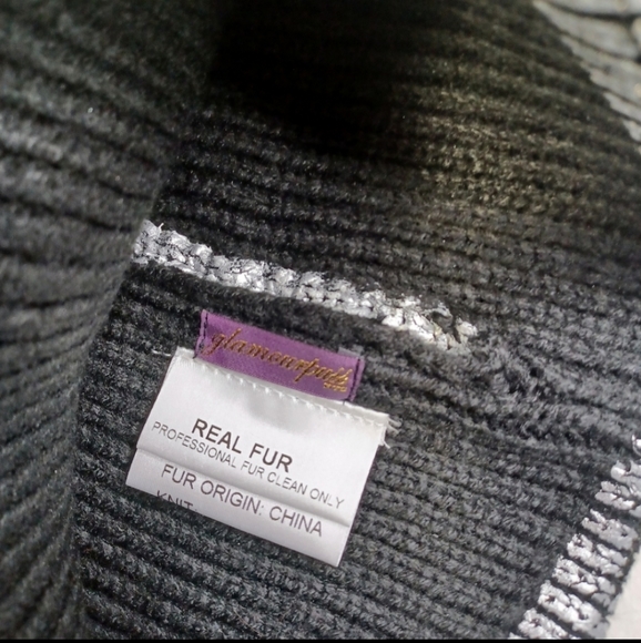 ๐HP๐NWT GLAMOURPUSS NYC Embellished Metallic Knit & Fox Fur Pom-Pom Beanie๐ - Picture 7 of 9